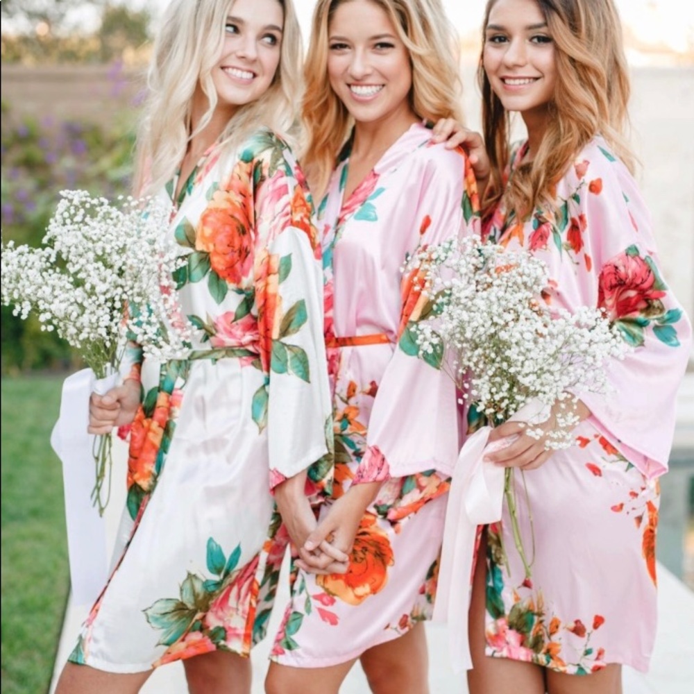 NWOT Floral Bridal/Bridesmaid Robe